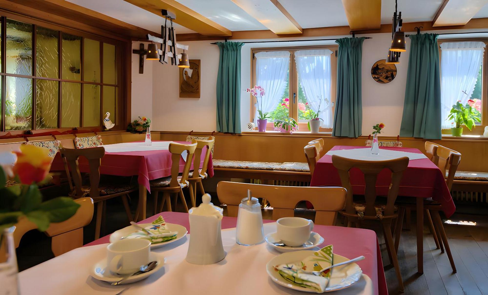 Gasthaus-Pension Zum Loewen Grafenhausen Buitenkant foto